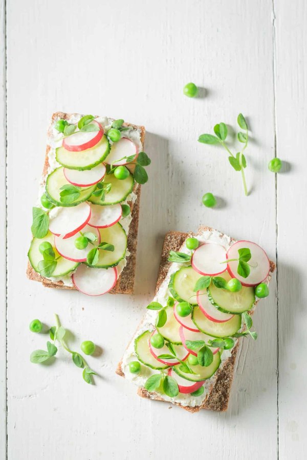 Comment organiser une soirée de dégustation de fromages véganes dans un bistrot urbain ?